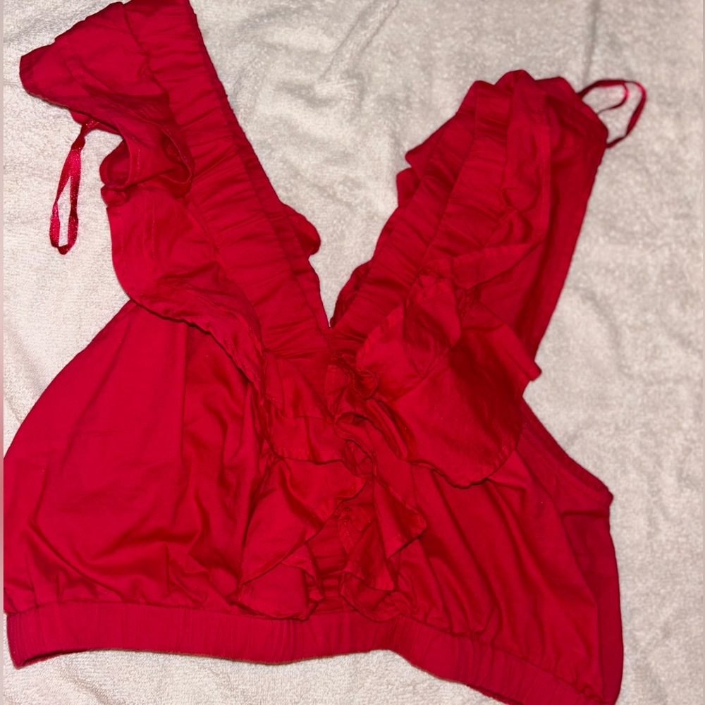 Red ruffle crop top sleeves